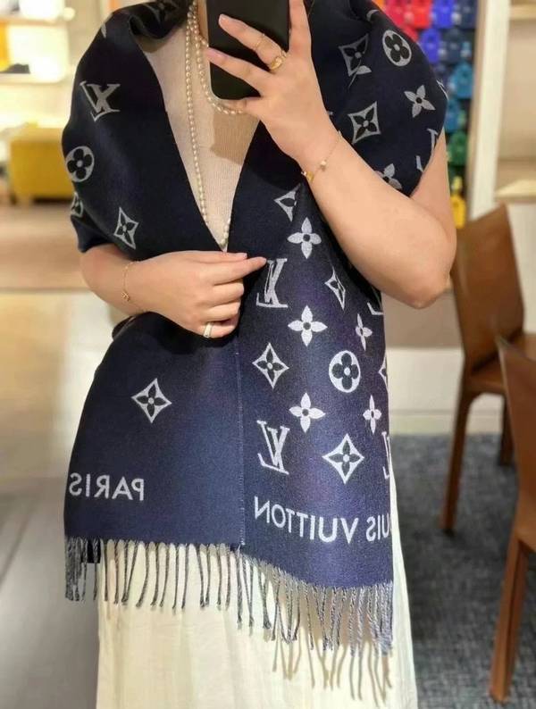 Louis Vuitton Scarf LVC00471